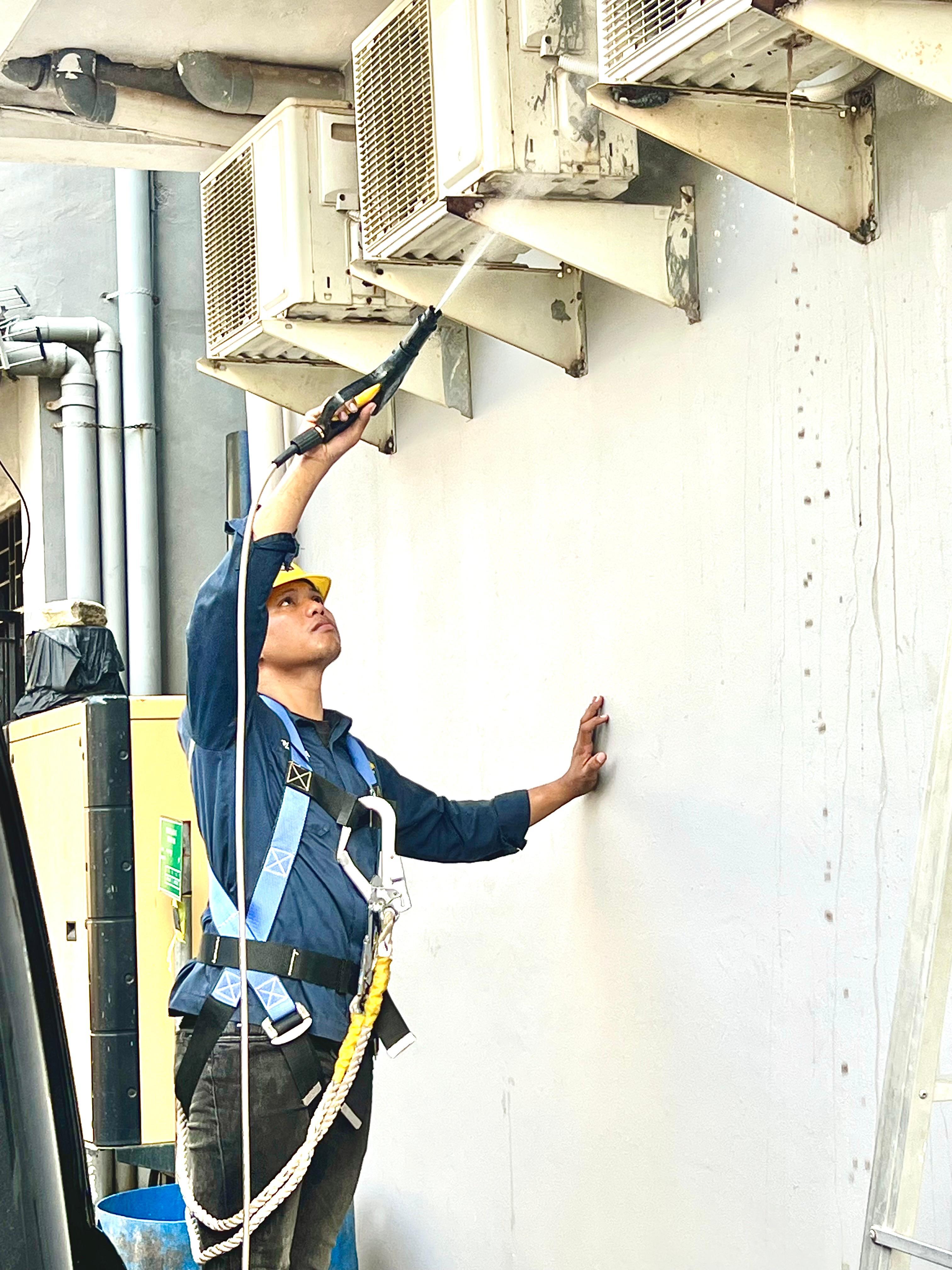 Dokumentasi service ac split — foto 6